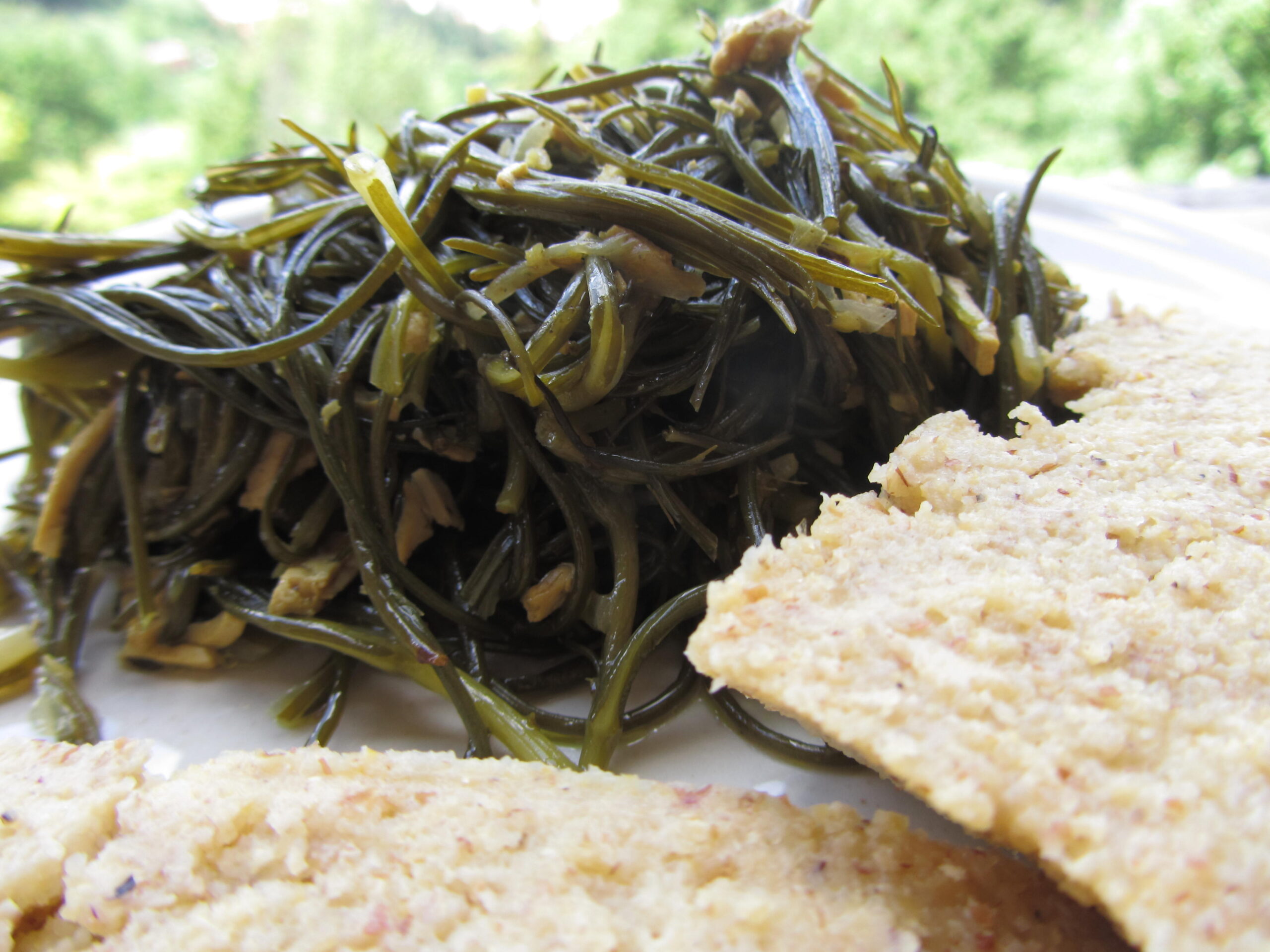 Agretti con straccetti di lupino